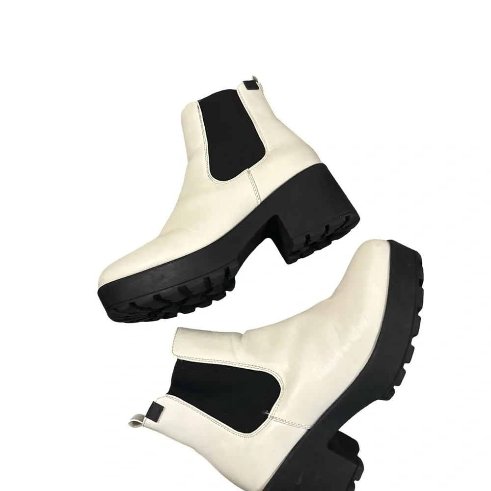 Y2K Grunge White & Black Lug Sole Chunky Combat Slip On Ankle Boots Size 7